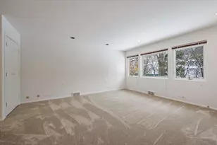 710 Strawberry Hill Dr, Glencoe, IL 60022 - Photo 18