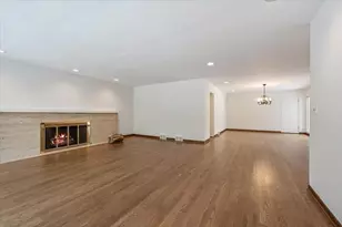 710 Strawberry Hill Dr, Glencoe, IL 60022 - Photo 10