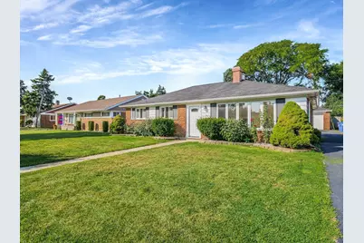 1056 E Villa Drive, Des Plaines, IL 60016 - Photo 2