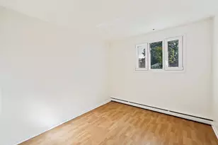 1056 E Villa Dr, Des Plaines, IL 60016 - Photo 14