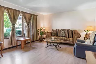 601 Fairlane Dr, Joliet, IL 60435 - Photo 2