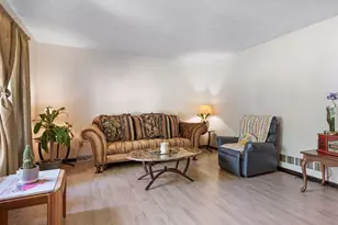 601 Fairlane Dr, Joliet, IL 60435 - Photo 6