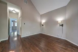 2340 W Moffat St, Chicago, IL 60647 - Photo 10