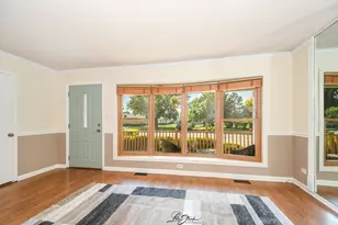 959 Ridge Ave, Elk Grove Village, IL 60007 - Photo 4