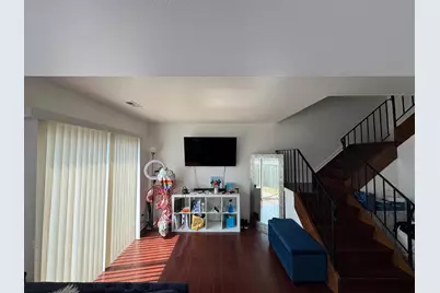 2605 E Martha Place, Burnham, IL 60633 - Photo 2