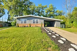 138 Algonquin St, Park Forest, IL 60466 - Photo 1
