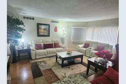 5500 Lincoln Avenue #109, Morton Grove, IL 60053 - Photo 2