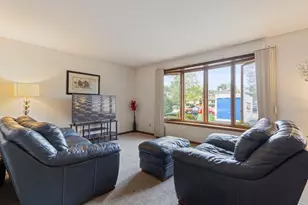 18416 Willow Ln, Lansing, IL 60438 - Photo 6