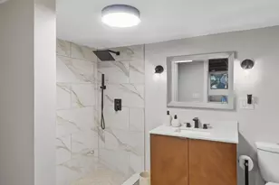 8442 S Kingston Ave, Chicago, IL 60617 - Photo 22