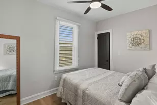 8442 S Kingston Ave, Chicago, IL 60617 - Photo 14