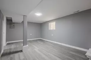 7832 S Eberhart Ave, Chicago, IL 60619 - Photo 20