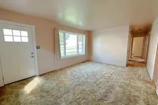 703 Iowa Ave, Streator, IL 61364 - Photo 2