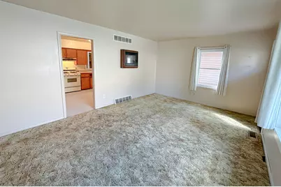 703 Iowa Avenue, Streator, IL 61364 - Photo 4