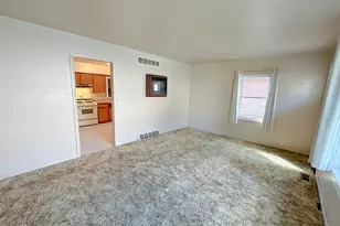 703 Iowa Ave, Streator, IL 61364 - Photo 4