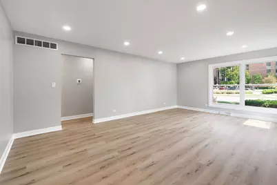 92-88 N Airlite Street, Elgin, IL 60123 - Photo 4