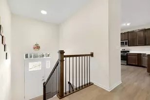 10306 Kerry Ridge Ct, Chicago Ridge, IL 60415 - Photo 14