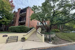 815 Leicester Rd, Elk Grove Village, IL 60007 - Photo 1