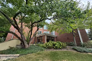 815 Leicester Rd, Elk Grove Village, IL 60007 - Photo 2