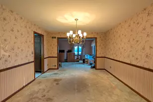 1102 S Oplaine Rd, Gurnee, IL 60031 - Photo 12