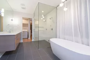 3644 N Bosworth Ave, Chicago, IL 60613 - Photo 32