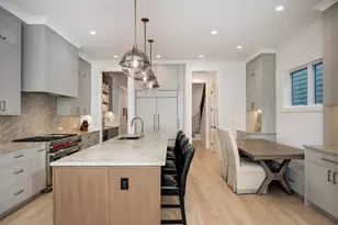 2205 W Huron St, Chicago, IL 60612 - Photo 8