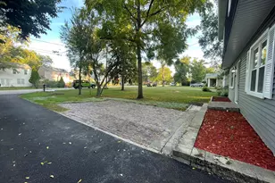 3S284 Patterman Rd, Warrenville, IL 60555 - Photo 4