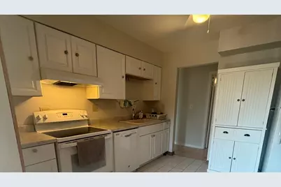 450 Raintree Court #2B, Glen Ellyn, IL 60137 - Photo 4