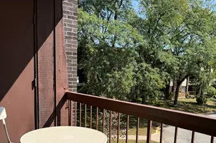 450 Raintree Ct, Glen Ellyn, IL 60137 - Photo 10