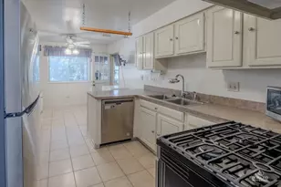 8216 Mulberry Ct, Palos Hills, IL 60465 - Photo 4