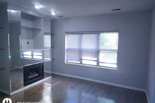 2367 E 70th Pl, Chicago, IL 60649 - Photo 16