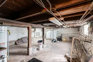 1038 Indiana Ave, Waukegan, IL 60085 - Photo 16