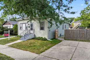 1038 Indiana Ave, Waukegan, IL 60085 - Photo 2