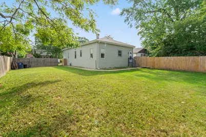 1038 Indiana Avenue, Waukegan, IL 60085 - Photo 20