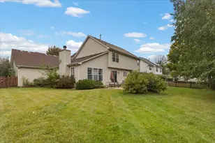 23721 Greenfield Dr, Plainfield, IL 60585 - Photo 4