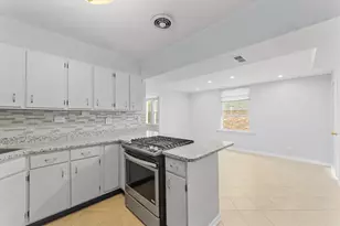 4846 N Keystone Ave, Chicago, IL 60630 - Photo 6