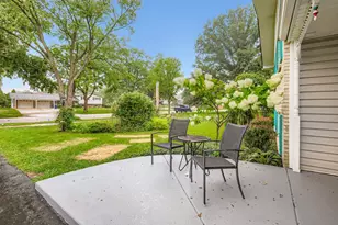 5904 Elm St, Lisle, IL 60532 - Photo 4