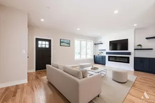 7957 W 73 Pl, Bridgeview, IL 60455 - Photo 6