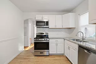 18101 Wildwood Ave, Lansing, IL 60438 - Photo 6