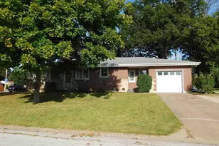 710 Sherwood Dr, Quincy, IL 62305 - Photo 2