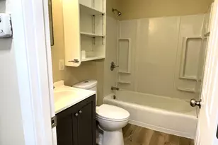 501 University Ave, Bloomington, IL 61701 - Photo 8