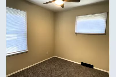 501 University Avenue, Bloomington, IL 61701 - Photo 6