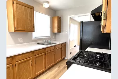 501 University Avenue, Bloomington, IL 61701 - Photo 2