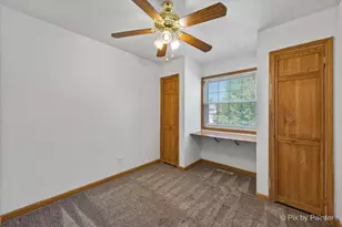 5011 Sandburg Dr, McHenry, IL 60050 - Photo 12