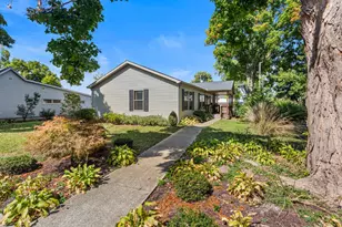 204 E Sherman St, Saint John, IL 61873 - Photo 2