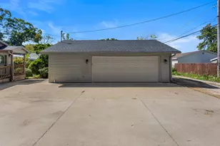 204 E Sherman St, Saint John, IL 61873 - Photo 30