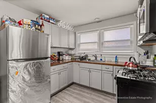 4856 Hull St, Skokie, IL 60077 - Photo 8