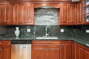 2571 Essex Dr, Northbrook, IL 60062 - Photo 32