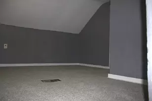 8207 S Marquette Ave, Chicago, IL 60617 - Photo 20