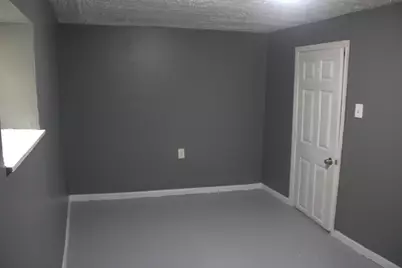 8207 S Marquette Avenue, Chicago, IL 60617 - Photo 12