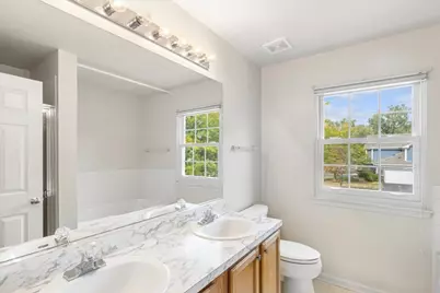 388 E Tall Oaks Lane #388, Itasca, IL 60143 - Photo 8